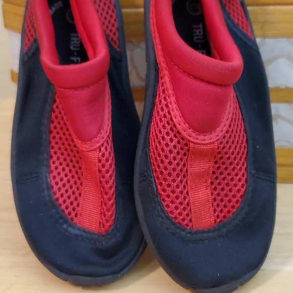 Tru-Fit Water Shoes - Picture 6 of 6
